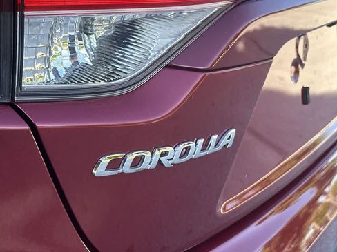 Used 2022 Toyota Corolla LE FWD image 11
