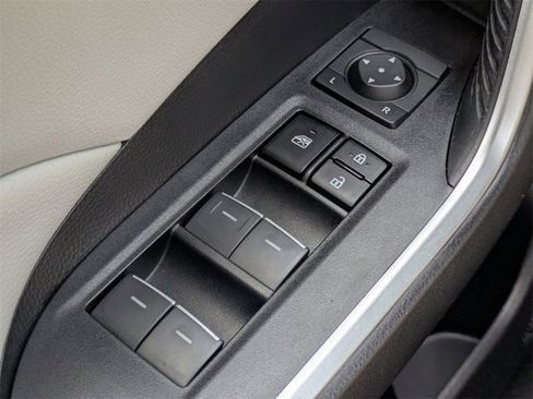 Used 2023 Toyota RAV4 XLE Premium image 23