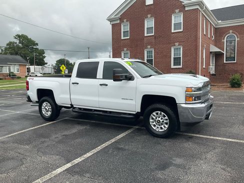 Used 2019 Chevrolet Silverado 2500 W/T w/ WT Convenience Package AWD/4WD image 2