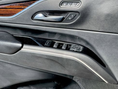 Used 2021 Cadillac Escalade ESV Premium Luxury w/ Performance Package image 38