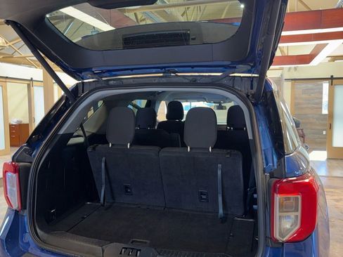 Used 2023 Ford Explorer XLT image 24