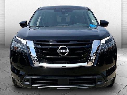 Used 2025 Nissan Pathfinder S AWD/4WD image 2