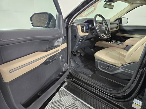 Used 2023 Ford Expedition Max Limited image 23
