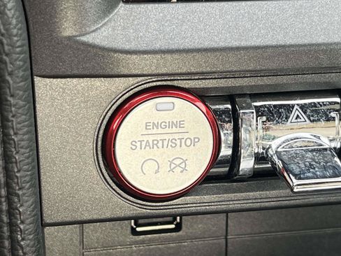 Used 2019 Ford Mustang Coupe RWD image 18