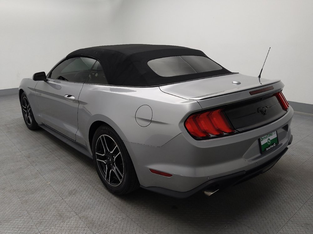 Used 2022 Ford Mustang Premium RWD image 5