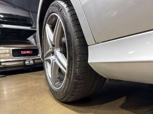 Used 2017 Mercedes-Benz E 400 4MATIC Wagon image 41