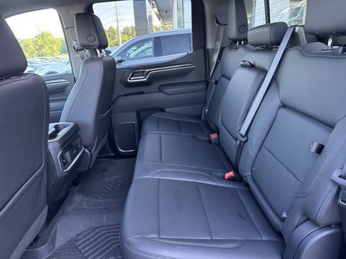 Used 2025 Chevrolet Silverado 1500 LTZ w/ LTZ Premium Package AWD/4WD image 5
