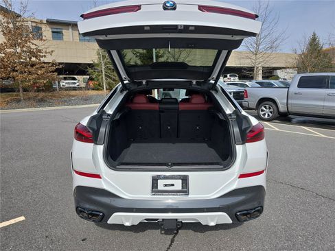 Certified 2024 BMW X6 M60i w/ Dynamic Handling Package image 5