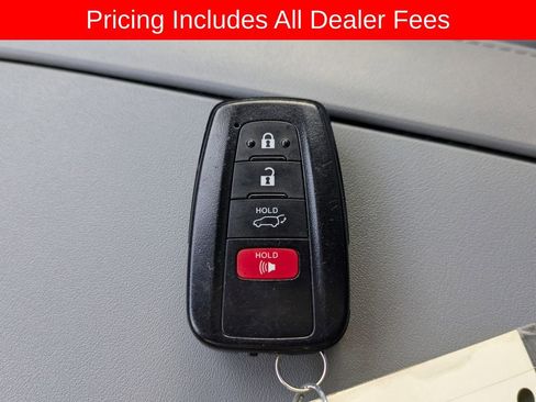 Used 2023 Toyota Highlander XLE FWD image 31