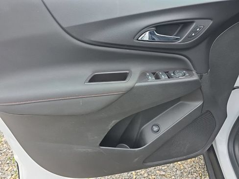 Used 2022 Chevrolet Equinox RS FWD image 13