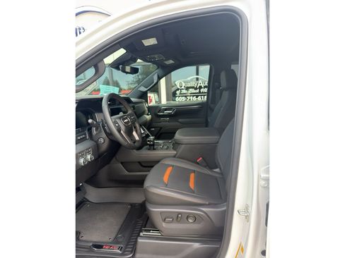 Used 2026 GMC Sierra 1500 AT4 w/ AT4 Premium Package AWD/4WD image 9