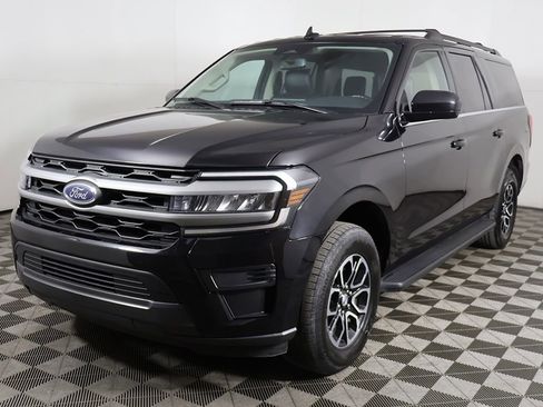 Used 2024 Ford Expedition Max XLT image 9