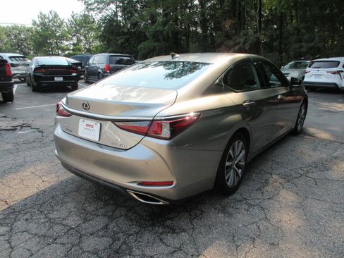 Used 2021 Lexus ES 350 w/ Premium Package FWD image 5