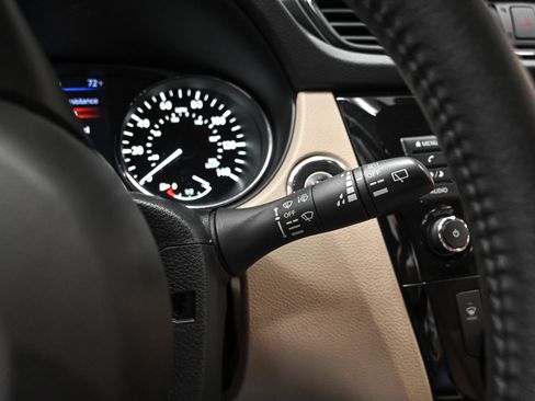 Used 2019 Nissan Rogue SV image 31