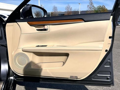 Used 2014 Lexus ES 300h Hybrid image 19