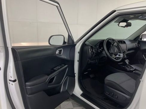 Used 2025 Kia Soul EX FWD image 26
