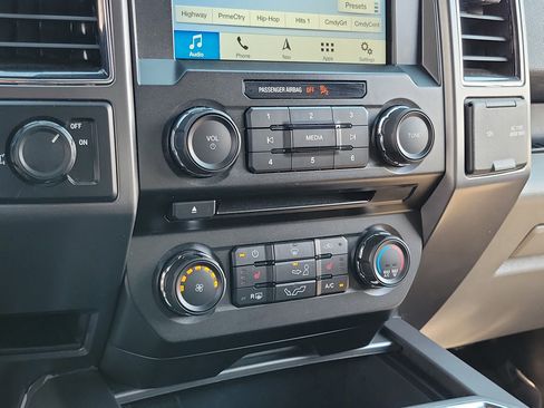 Used 2018 Ford F150 XLT w/ Equipment Group 302A Luxury image 27