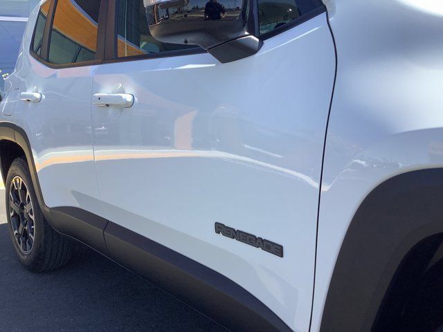 Used 2023 Jeep Renegade Latitude AWD/4WD image 38