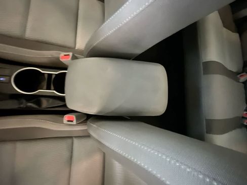 Used 2019 Toyota Corolla LE image 20