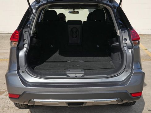 Used 2018 Nissan Rogue S FWD image 9