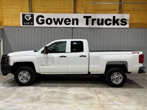 Used 2019 Chevrolet Silverado 2500 W/T image 2