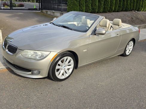 Used 2011 BMW 328i Convertible RWD image 9