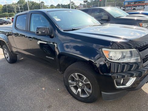 Used 2017 Chevrolet Colorado Z71 AWD/4WD image 2