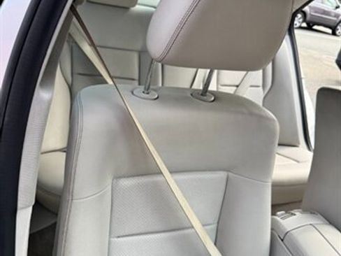 Used 2016 Mercedes-Benz E 350 E 350 4MATIC image 52