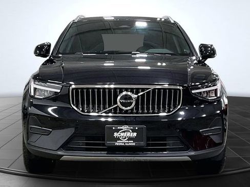 Used 2025 Volvo XC40 B5 Core AWD/4WD image 4