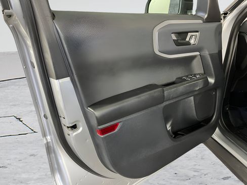 Used 2022 Ford Bronco Sport AWD/4WD image 9