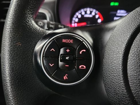 Used 2022 Kia Soul LX image 23