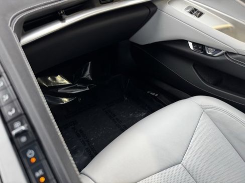 Used 2021 Chevrolet Corvette Stingray Preferred Cpe w/ Z51 Performance Package image 17