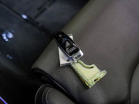 Used 2024 Audi Q8 Prestige image 54