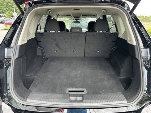 Certified 2025 Nissan Rogue SV AWD/4WD image 29