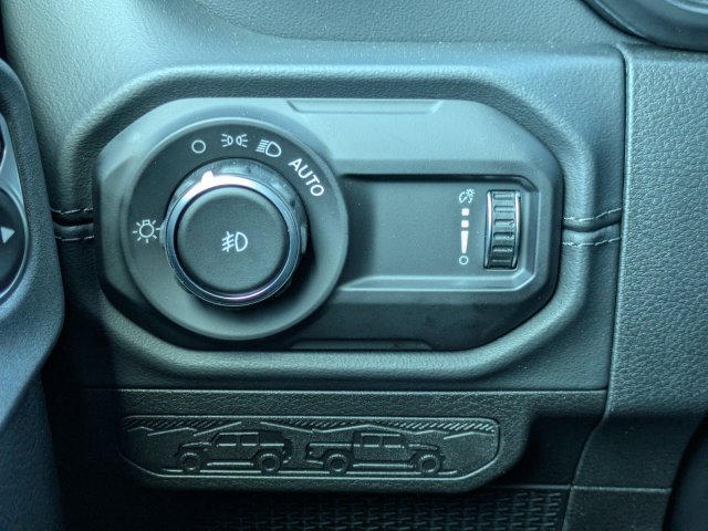 New 2026 Jeep Wrangler Unlimited Sahara AWD/4WD image 28