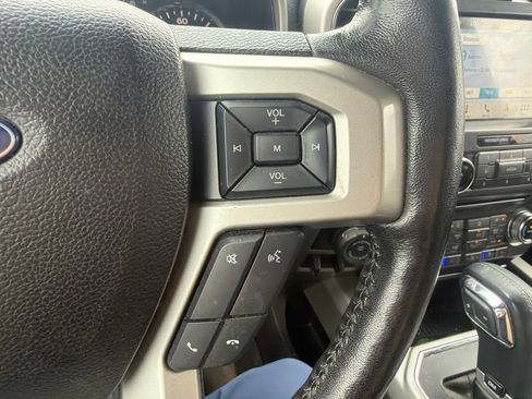 Used 2018 Ford F150 Lariat w/ Equipment Group 502A Luxury AWD/4WD image 11