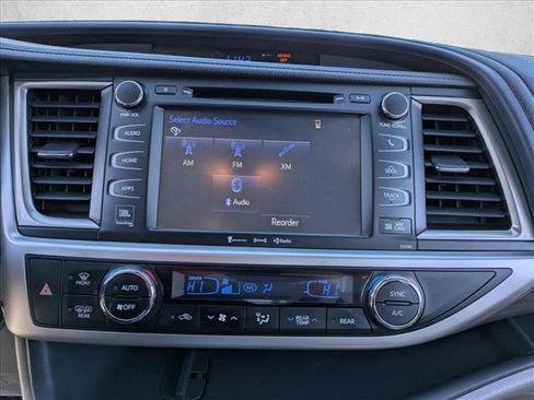Used 2017 Toyota Highlander Limited Platinum image 15