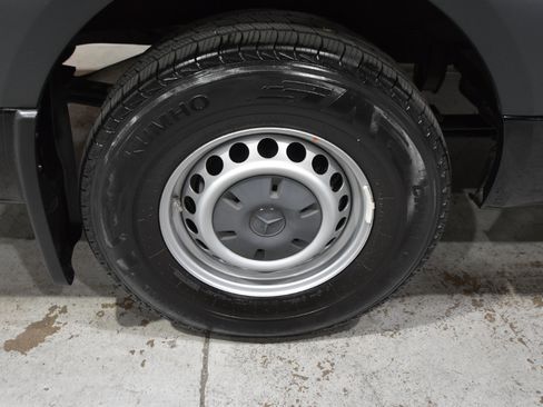 Used 2023 Mercedes-Benz Sprinter 2500 image 57