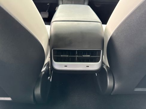 Used 2023 Tesla Model 3 Standard Range image 30