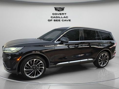 Used 2026 Lincoln Aviator Reserve w/ Luxury Package image 4