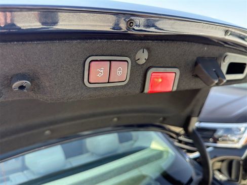 Used 2019 Mercedes-Benz C 300 Sedan image 9