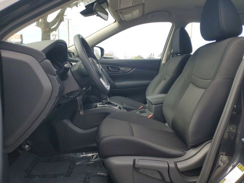 Used 2019 Nissan Rogue S image 10