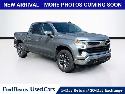 Used 2023 Chevrolet Silverado 1500 LT AWD/4WD image 1