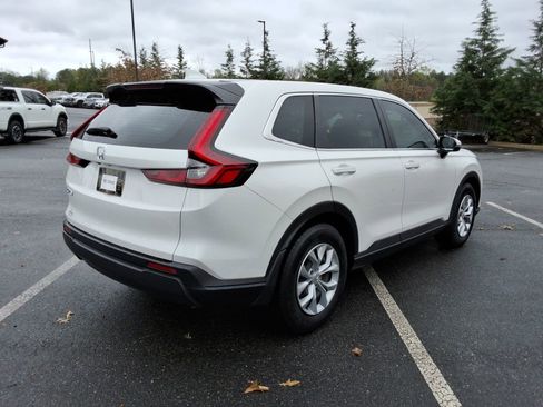 Used 2023 Honda CR-V LX image 5