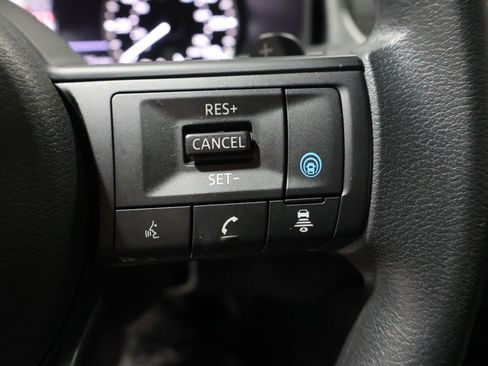 Used 2024 Nissan Rogue SV image 38