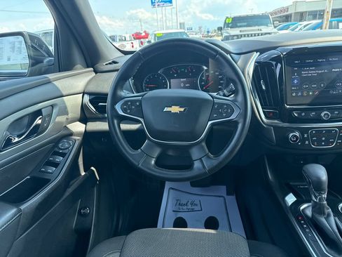 Used 2023 Chevrolet Traverse LT FWD image 17