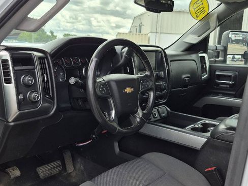 Used 2019 Chevrolet Silverado 2500 LT w/ Z71 Package, Off-Road AWD/4WD image 9