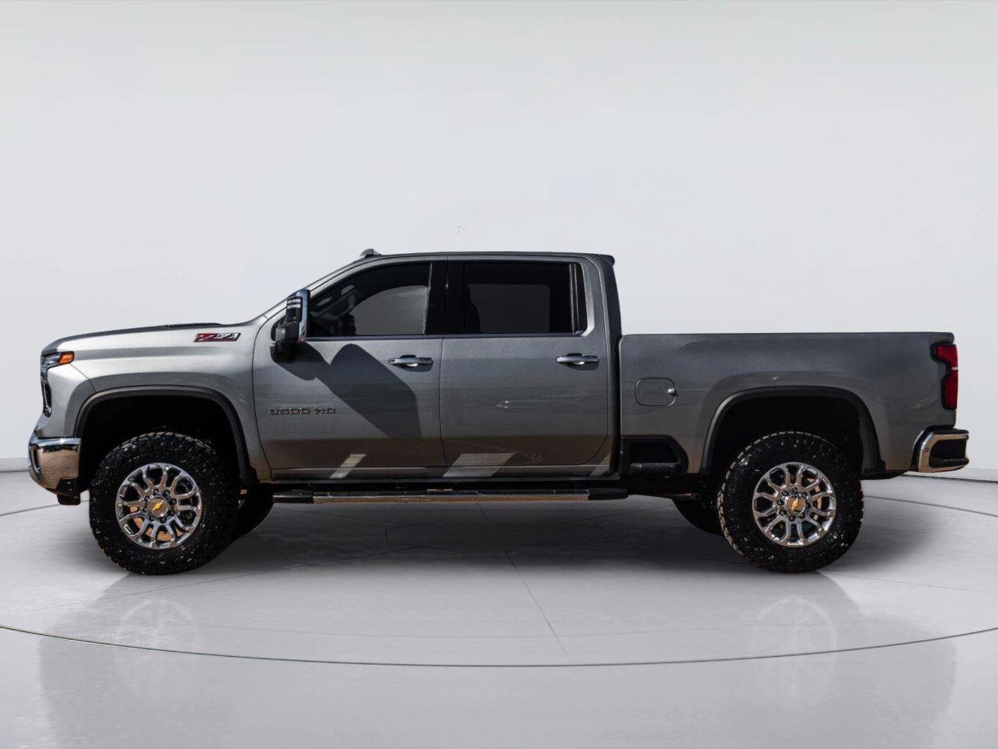 Used 2024 Chevrolet Silverado 3500 LTZ w/ LTZ Convenience Package AWD/4WD image 6