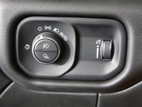 Used 2025 RAM 2500 Tradesman image 27