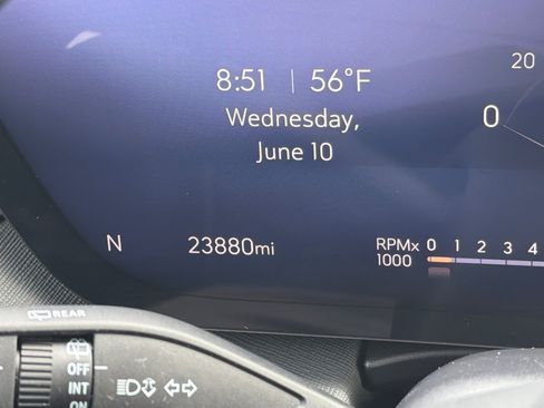 Used 2025 Buick Enclave Preferred AWD/4WD image 24